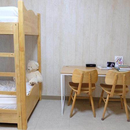 One Percent Hostel Чонджу Екстер'єр фото