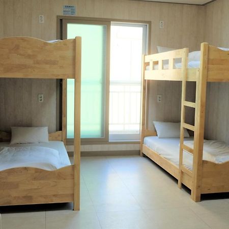 One Percent Hostel Чонджу Екстер'єр фото