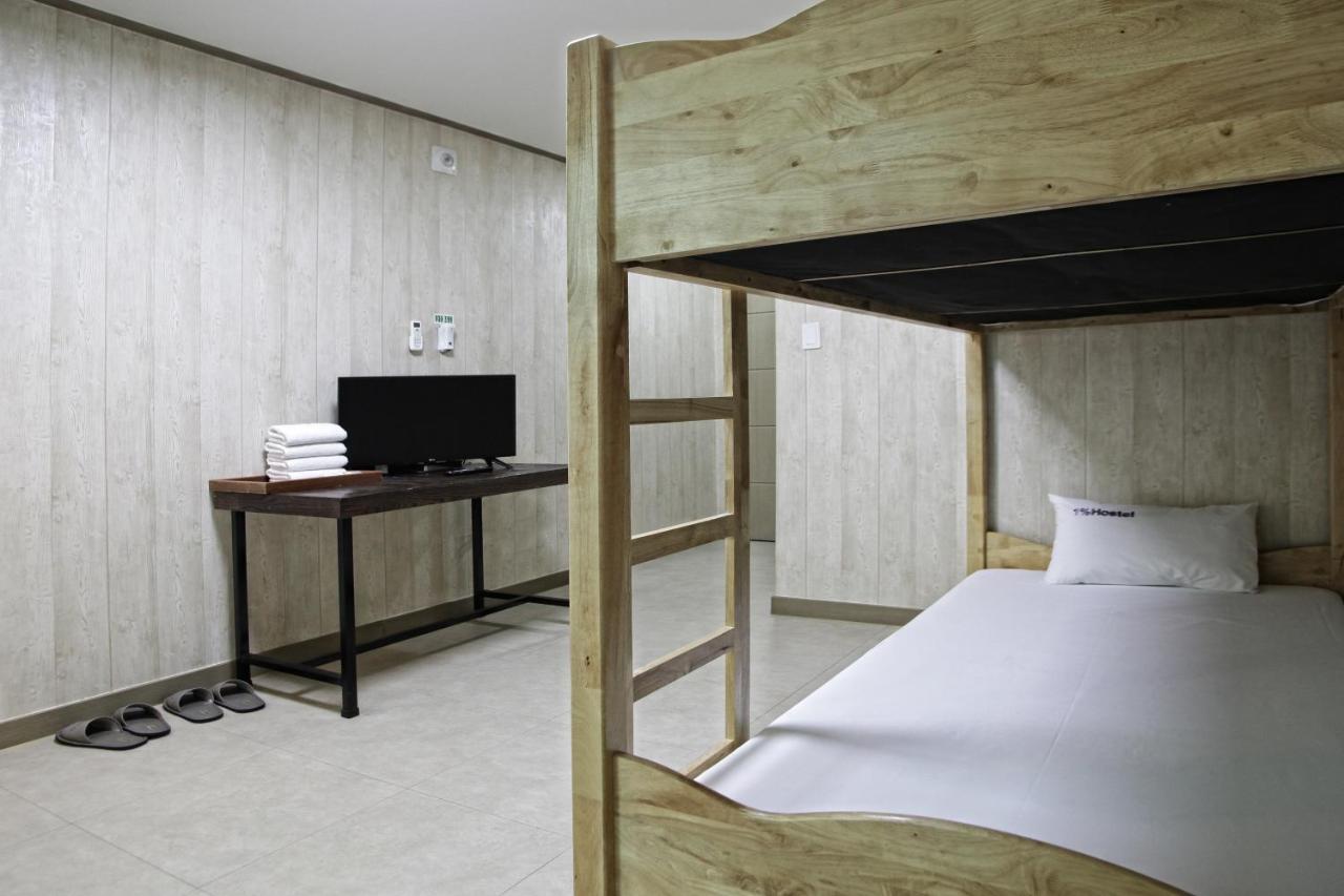 One Percent Hostel Чонджу Екстер'єр фото