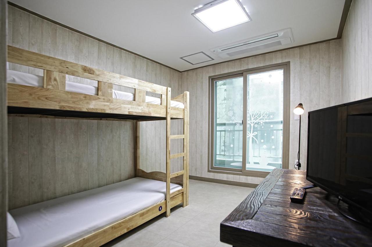 One Percent Hostel Чонджу Екстер'єр фото