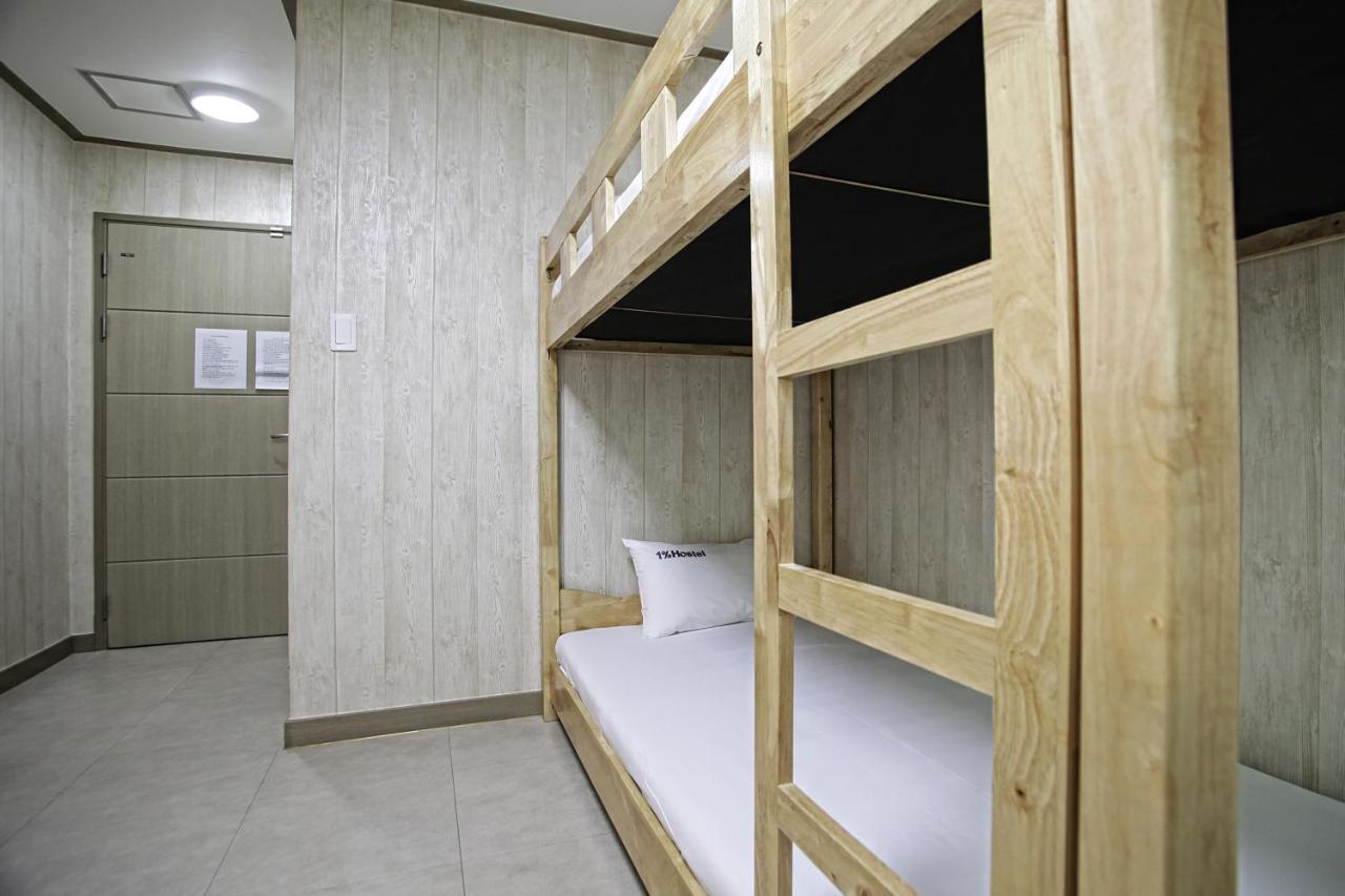 One Percent Hostel Чонджу Екстер'єр фото