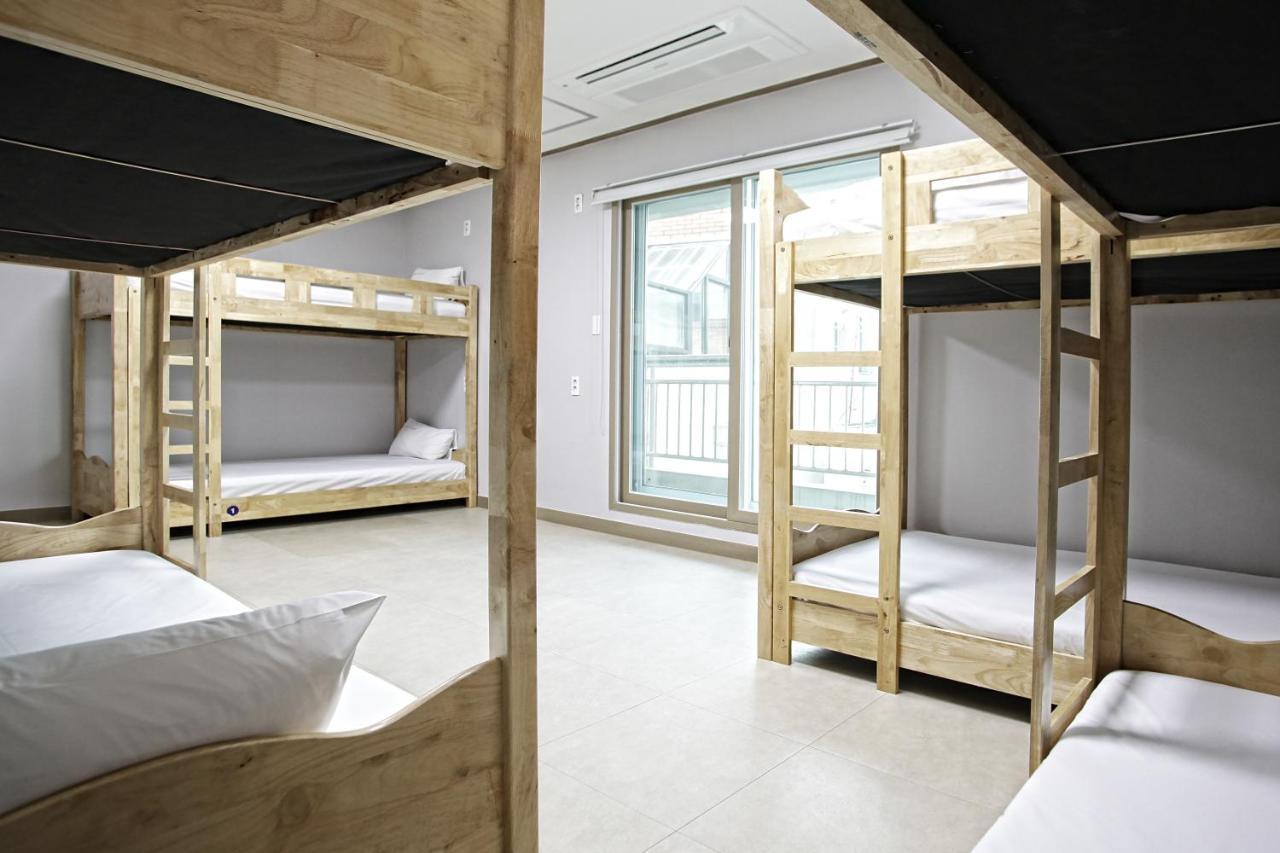 One Percent Hostel Чонджу Екстер'єр фото