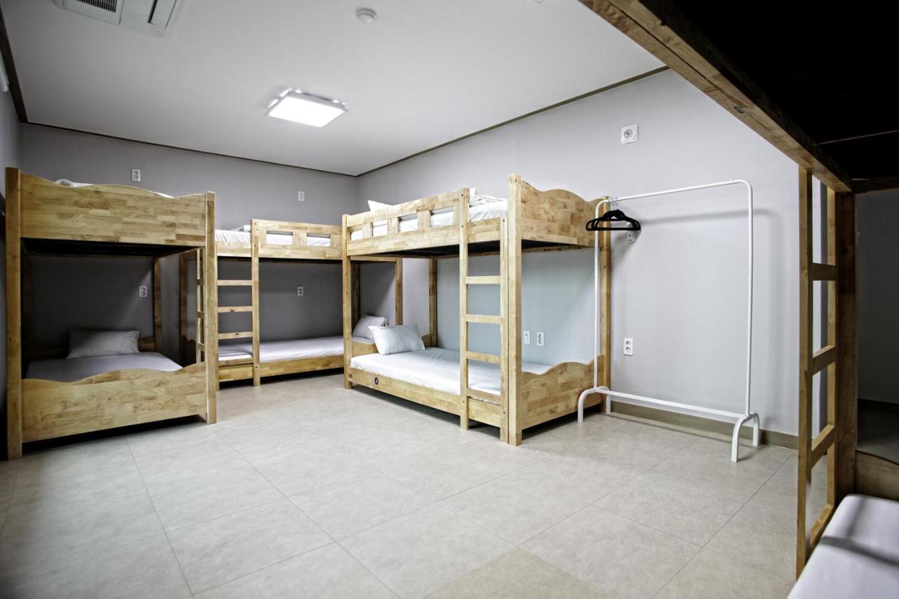 One Percent Hostel Чонджу Екстер'єр фото