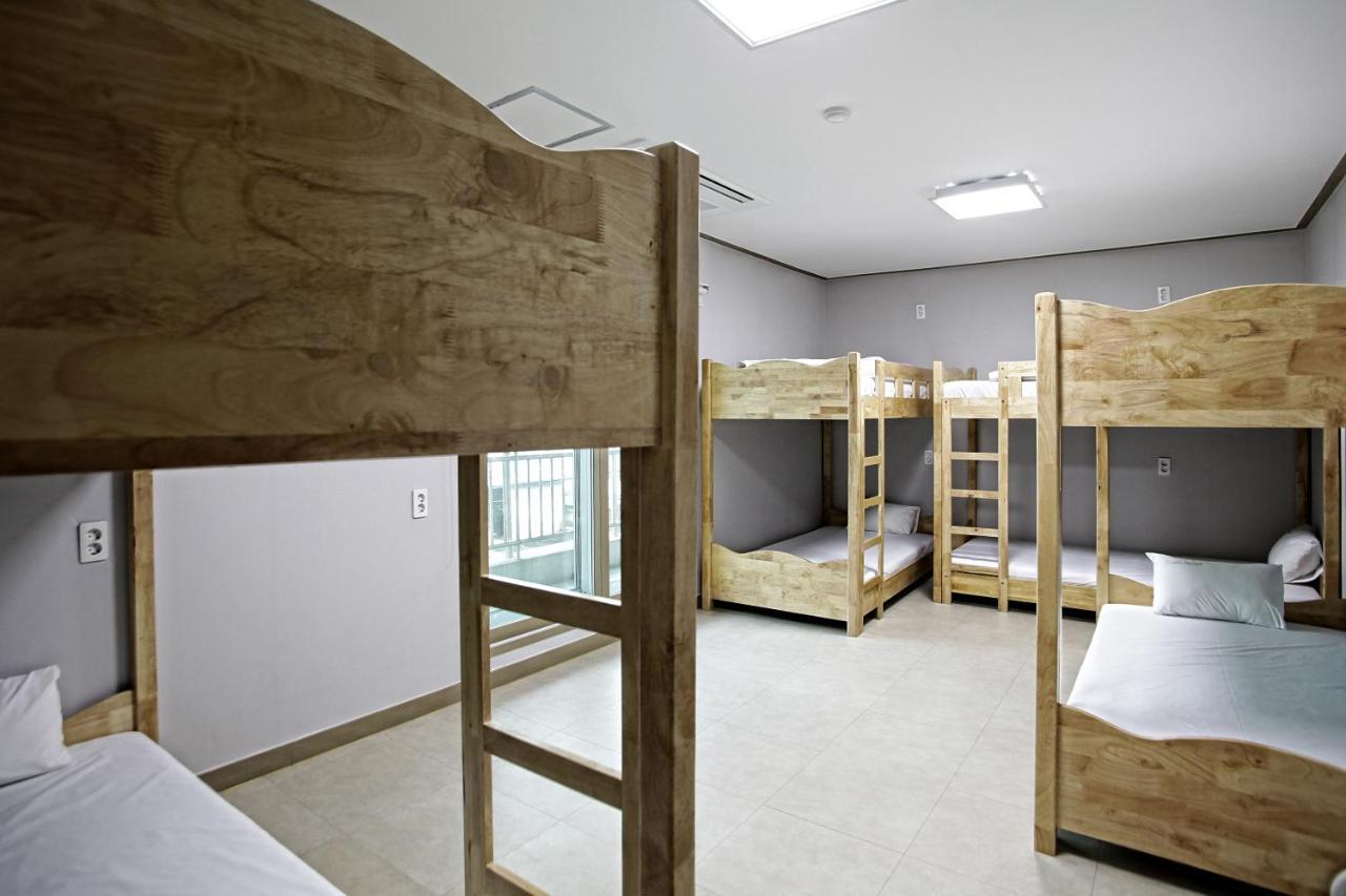 One Percent Hostel Чонджу Екстер'єр фото