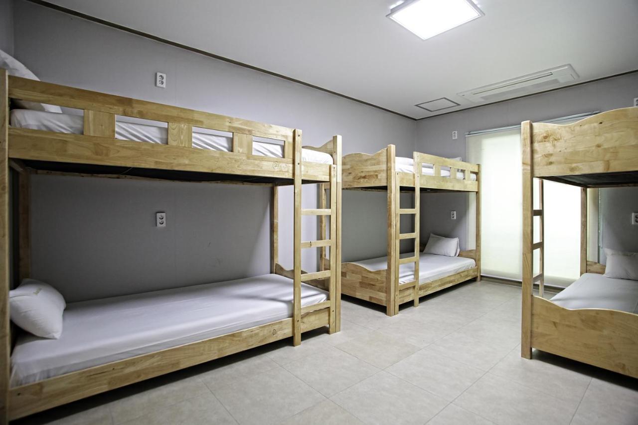 One Percent Hostel Чонджу Екстер'єр фото