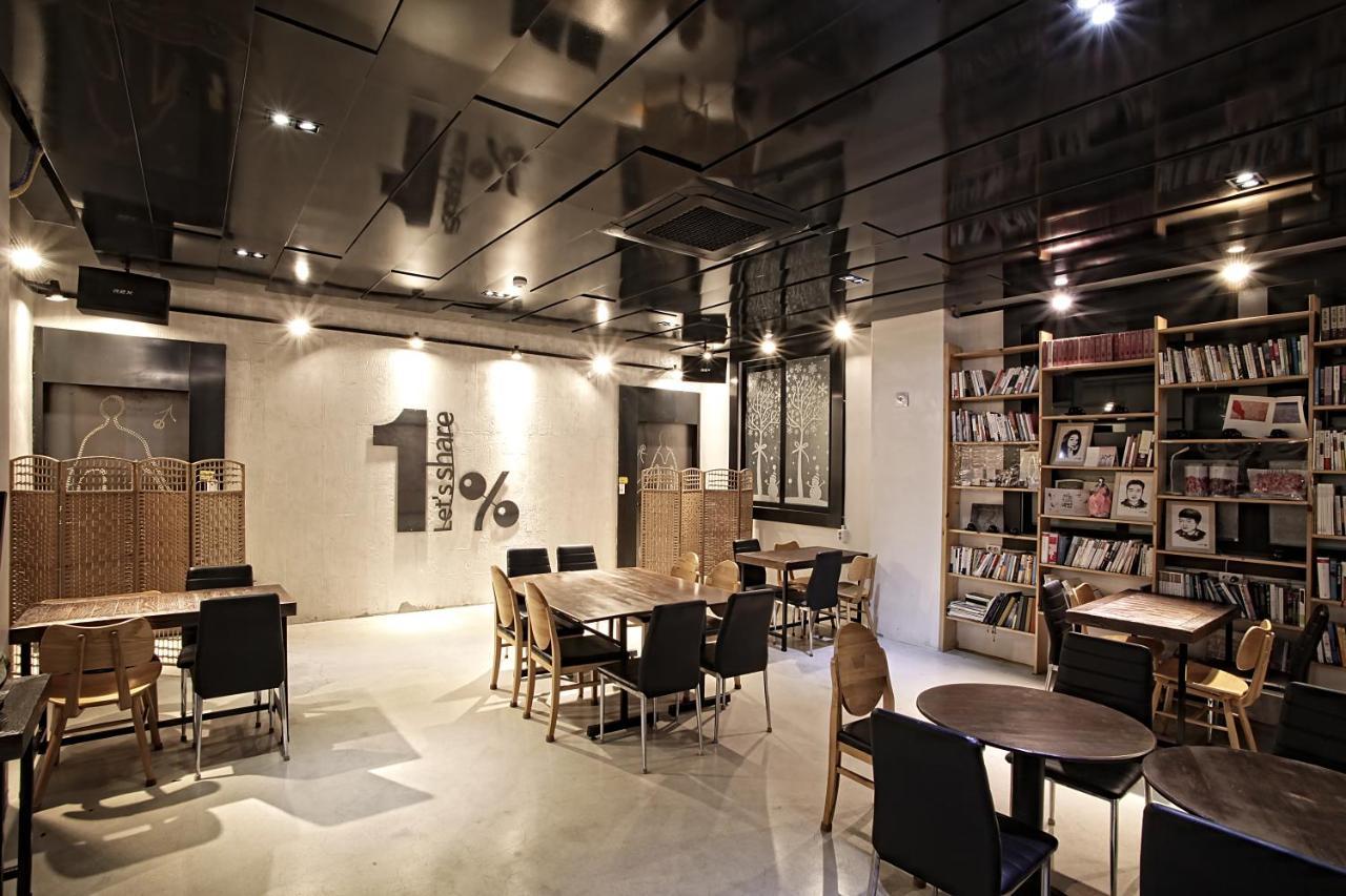One Percent Hostel Чонджу Екстер'єр фото