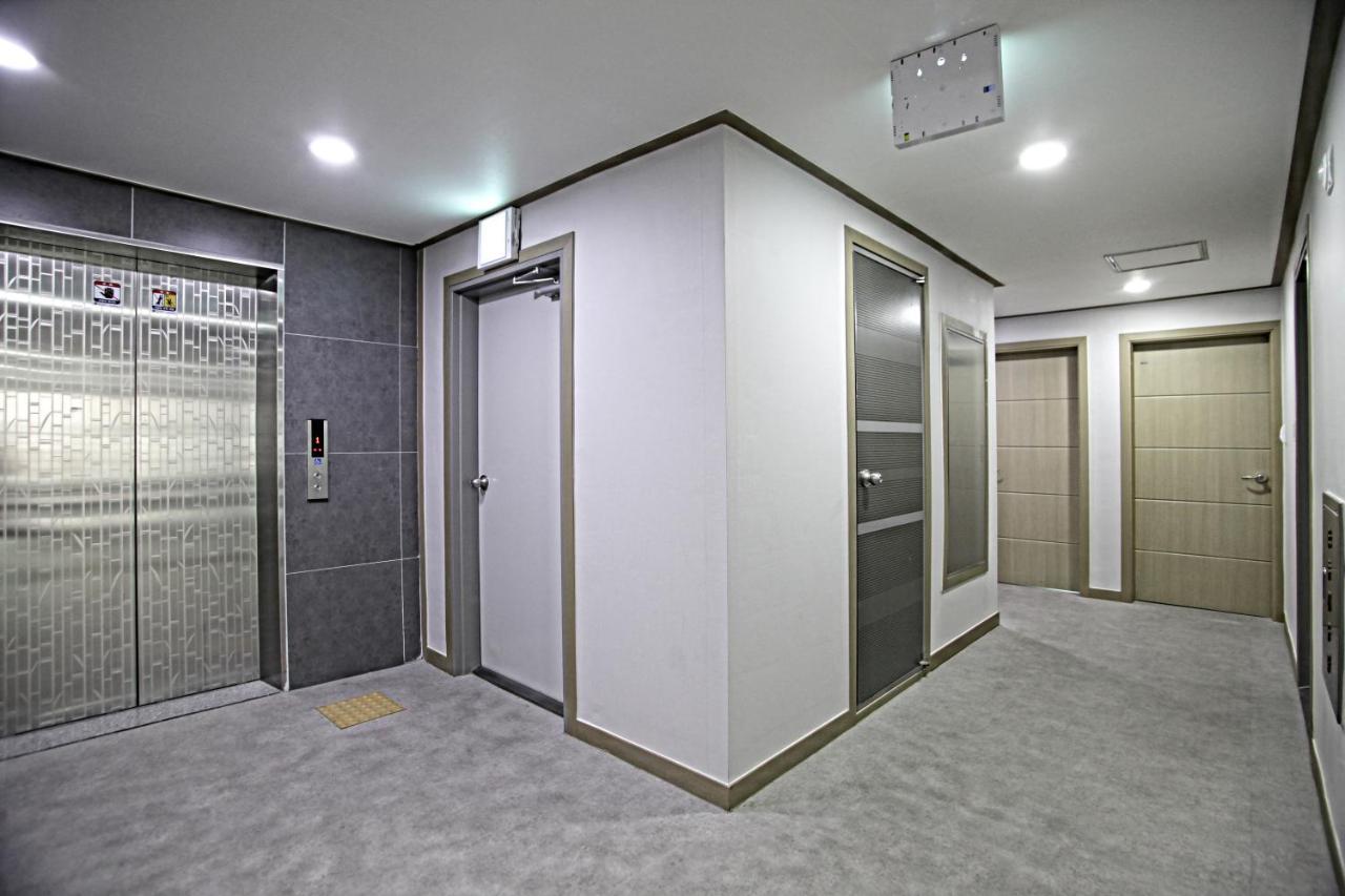 One Percent Hostel Чонджу Екстер'єр фото