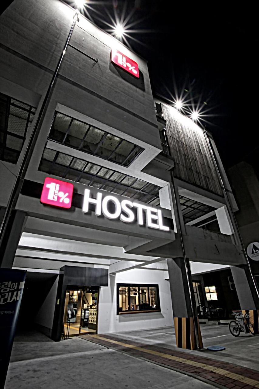 One Percent Hostel Чонджу Екстер'єр фото