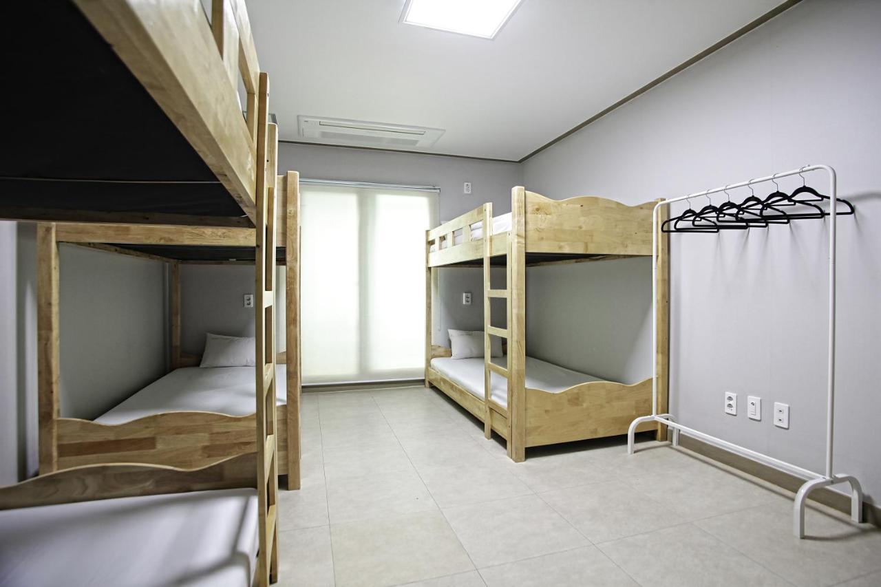 One Percent Hostel Чонджу Екстер'єр фото