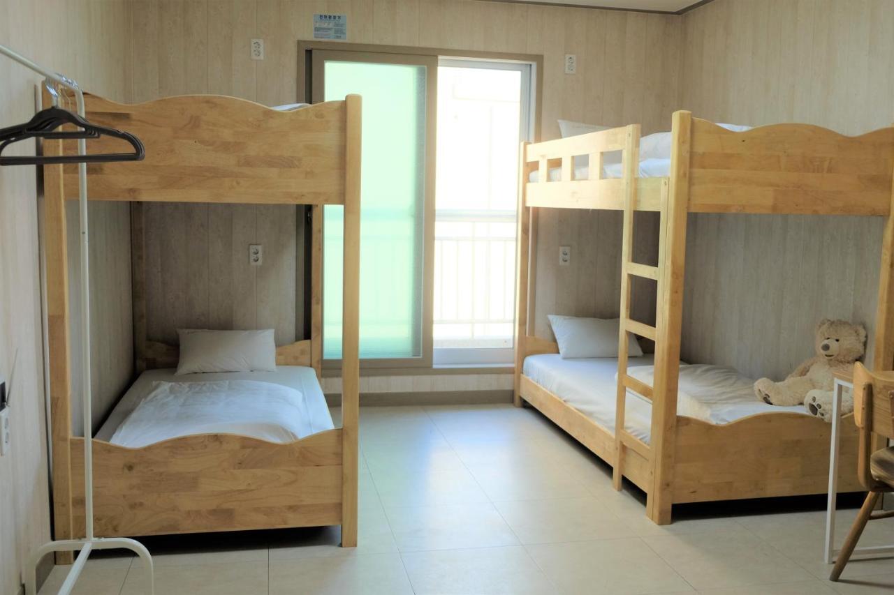 One Percent Hostel Чонджу Екстер'єр фото