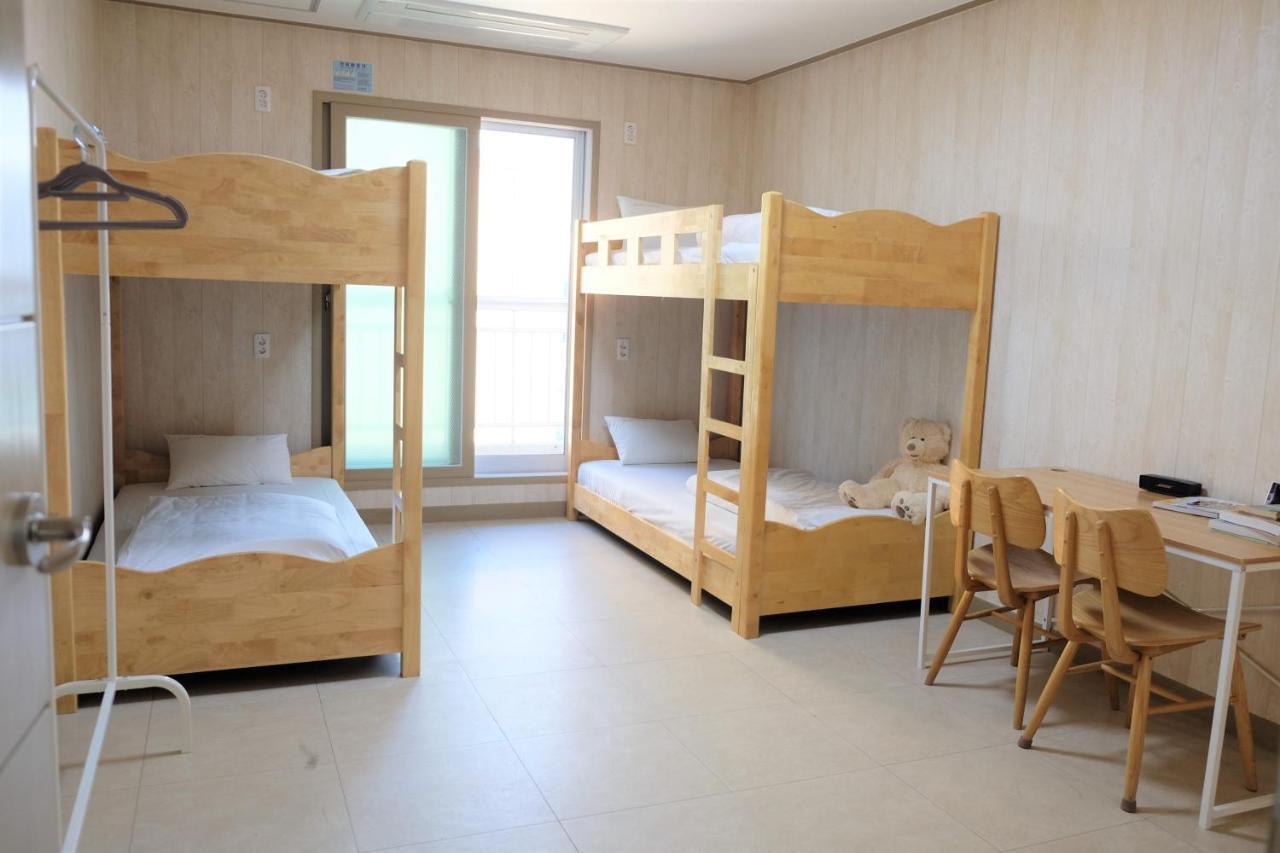 One Percent Hostel Чонджу Екстер'єр фото