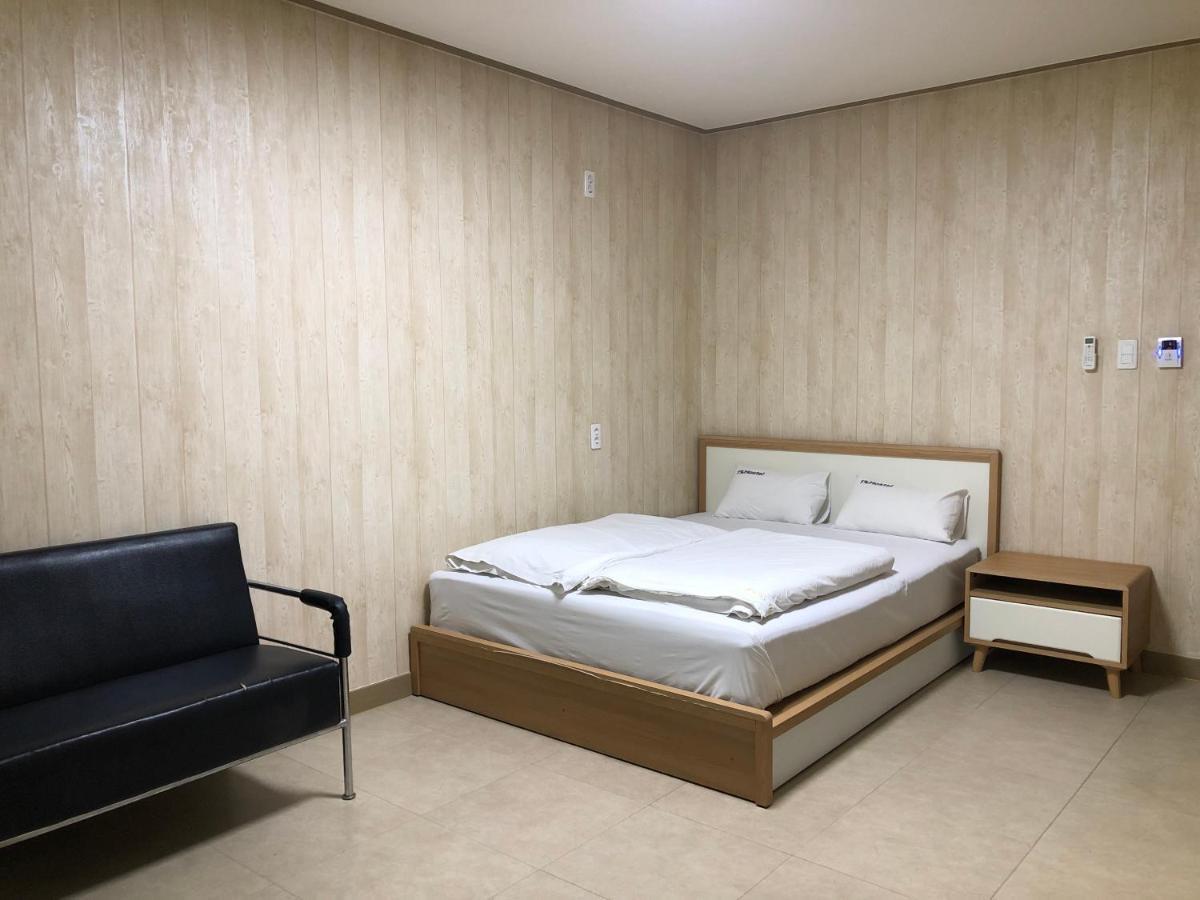 One Percent Hostel Чонджу Екстер'єр фото